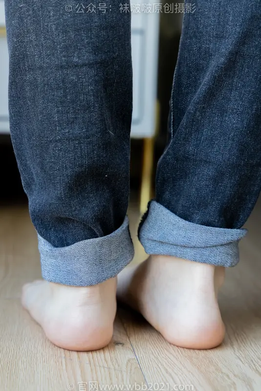 [BoBoSocks袜啵啵] NO.481 糯米-板鞋、白棉袜、裸足（黑白美甲）、对联迎新春，半脱袜子剧情（花絮版） 8